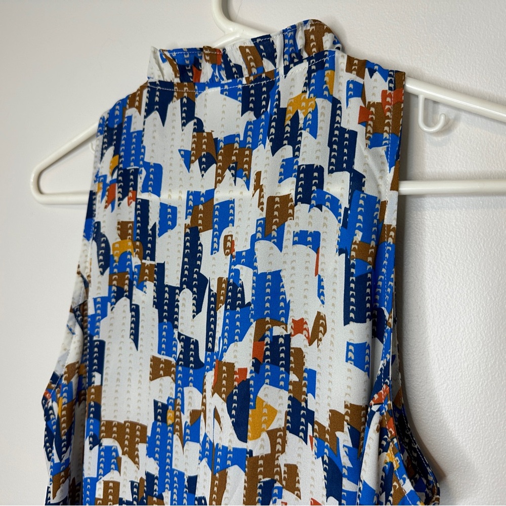 CAbi Jigsaw Top | Patterned Sleeveless Blouse | Blue, Brown, White Spring 6106 - Picture 11 of 13